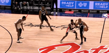 控场大师不太稳??保罗上半场以两次走步违例