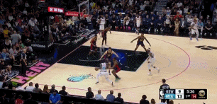 毫不手软！维金斯底角被放空 三分一箭穿心惩戒勇士