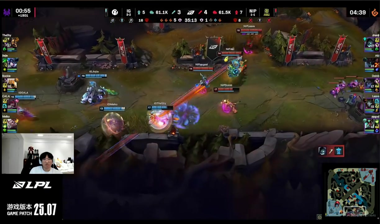 怒了?Ning看TS豹女下路被追：别救TheShy了！救他你会亏更多！